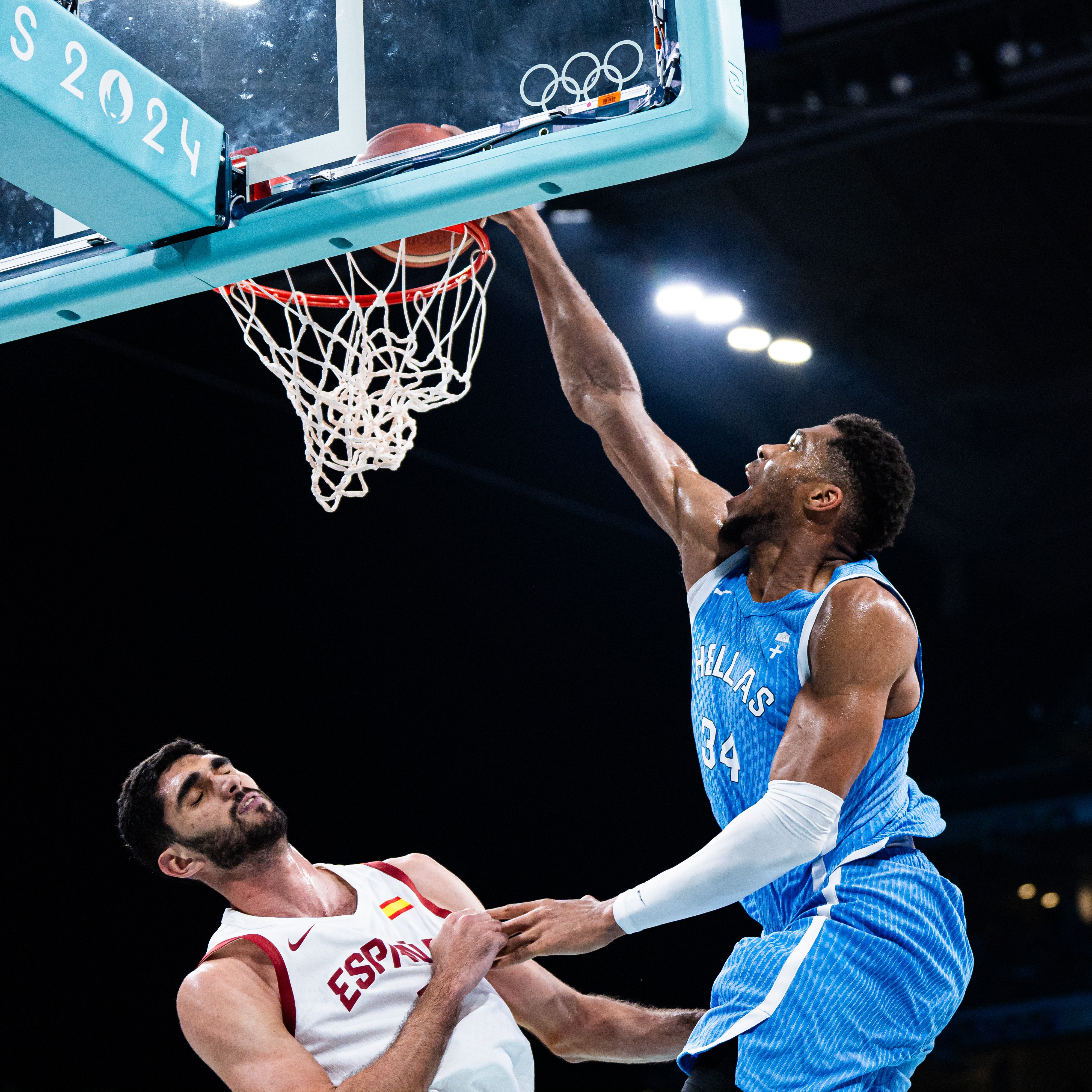 法国篮球超级联赛决赛打响，两支强队争夺冠军荣耀