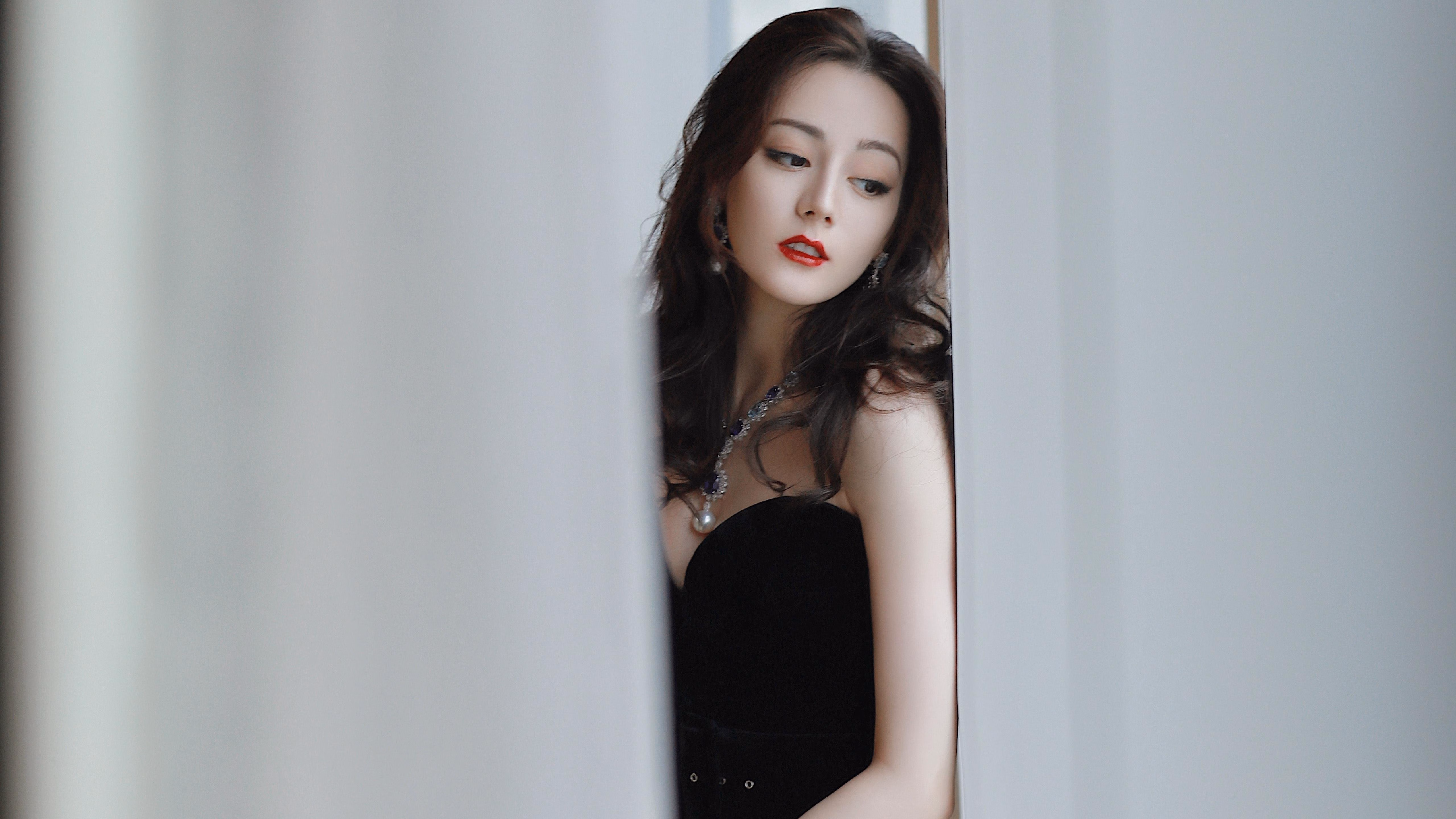 瑞士险胜伊朗，京多安成为关键先生