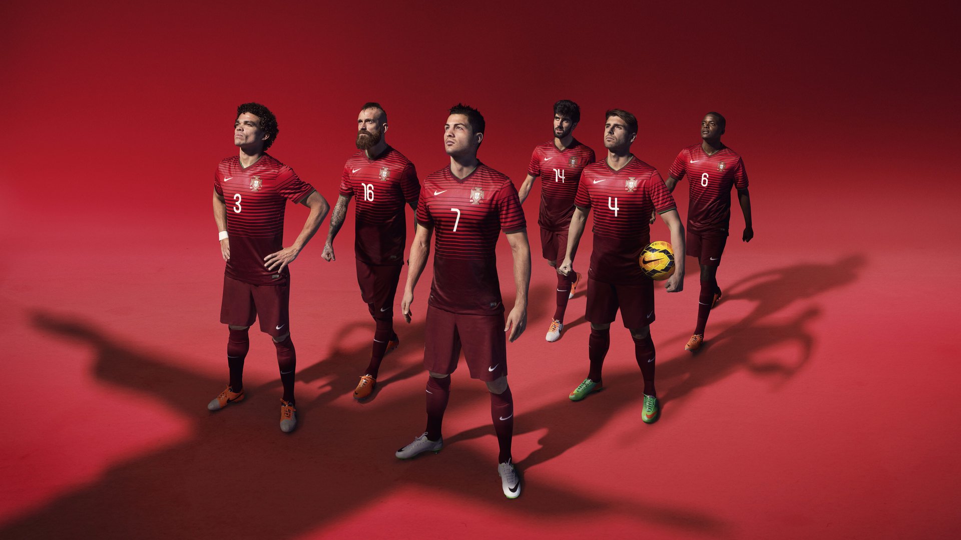 欧冠史诗之夜,那不勒斯抢七鏖战斩落黄色潜水艇