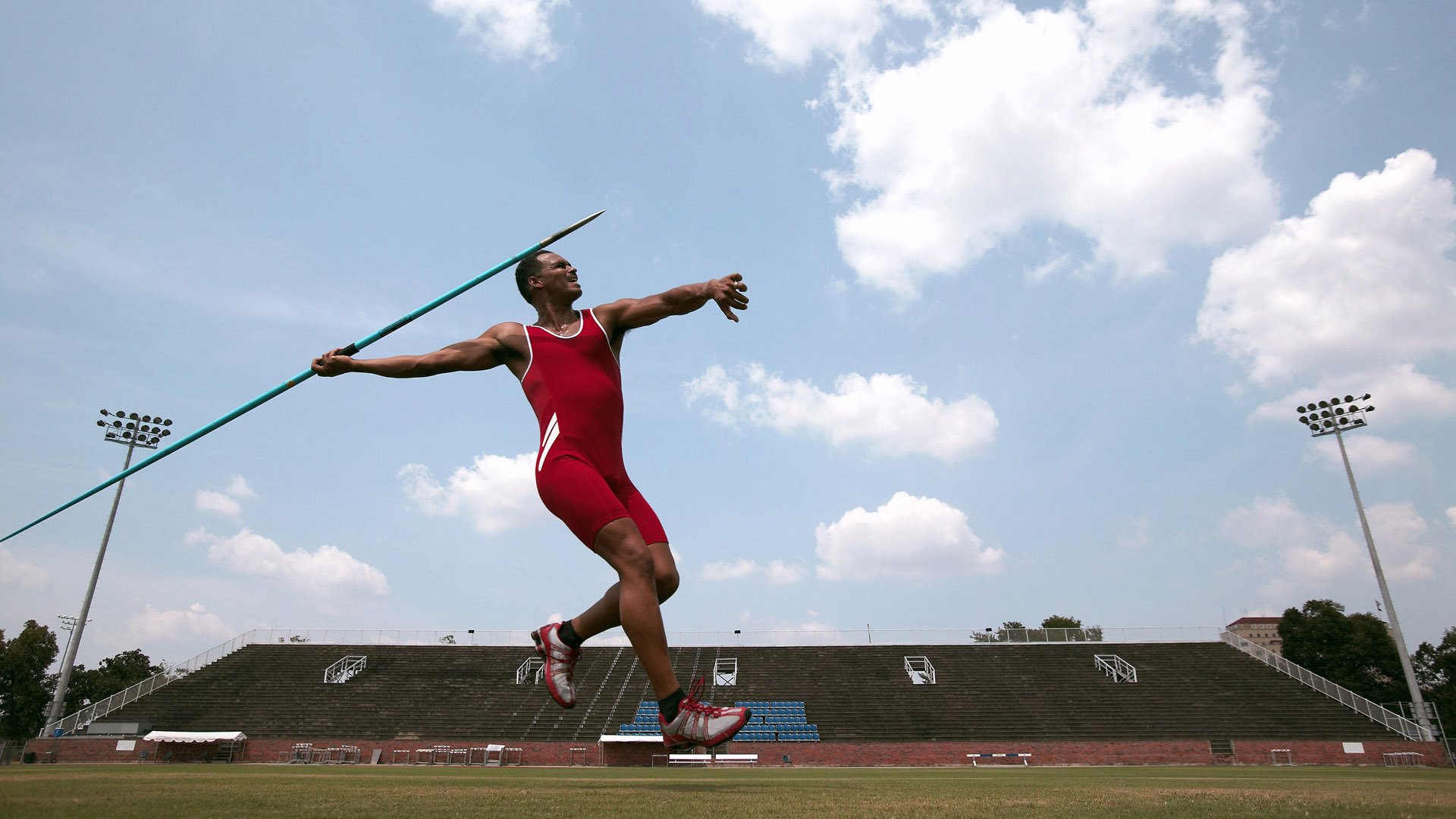 赛道奇迹，索伯车队逆转红牛，勒克莱尔点燃赛场